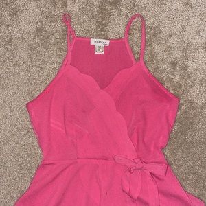 Scalloped Neckline Tank Top